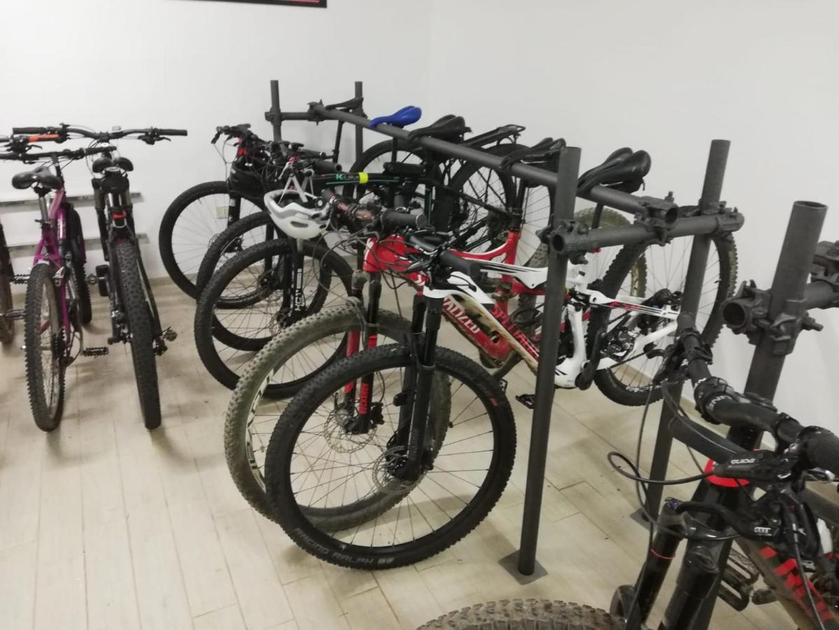 Hotel Tirrena Bike & Country Hotel Portoferraio Exterior photo
