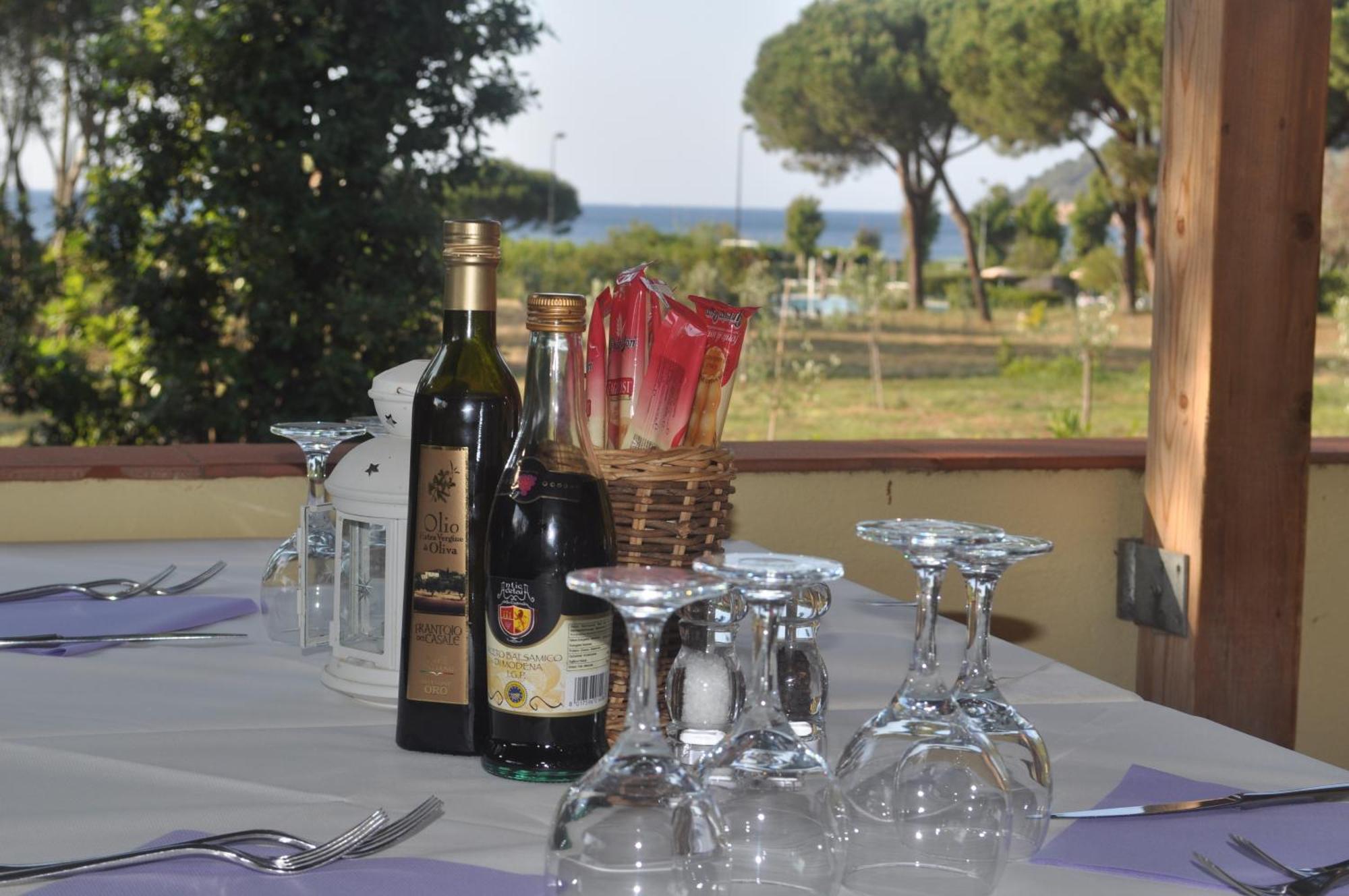 Hotel Tirrena Bike & Country Hotel Portoferraio Exterior photo