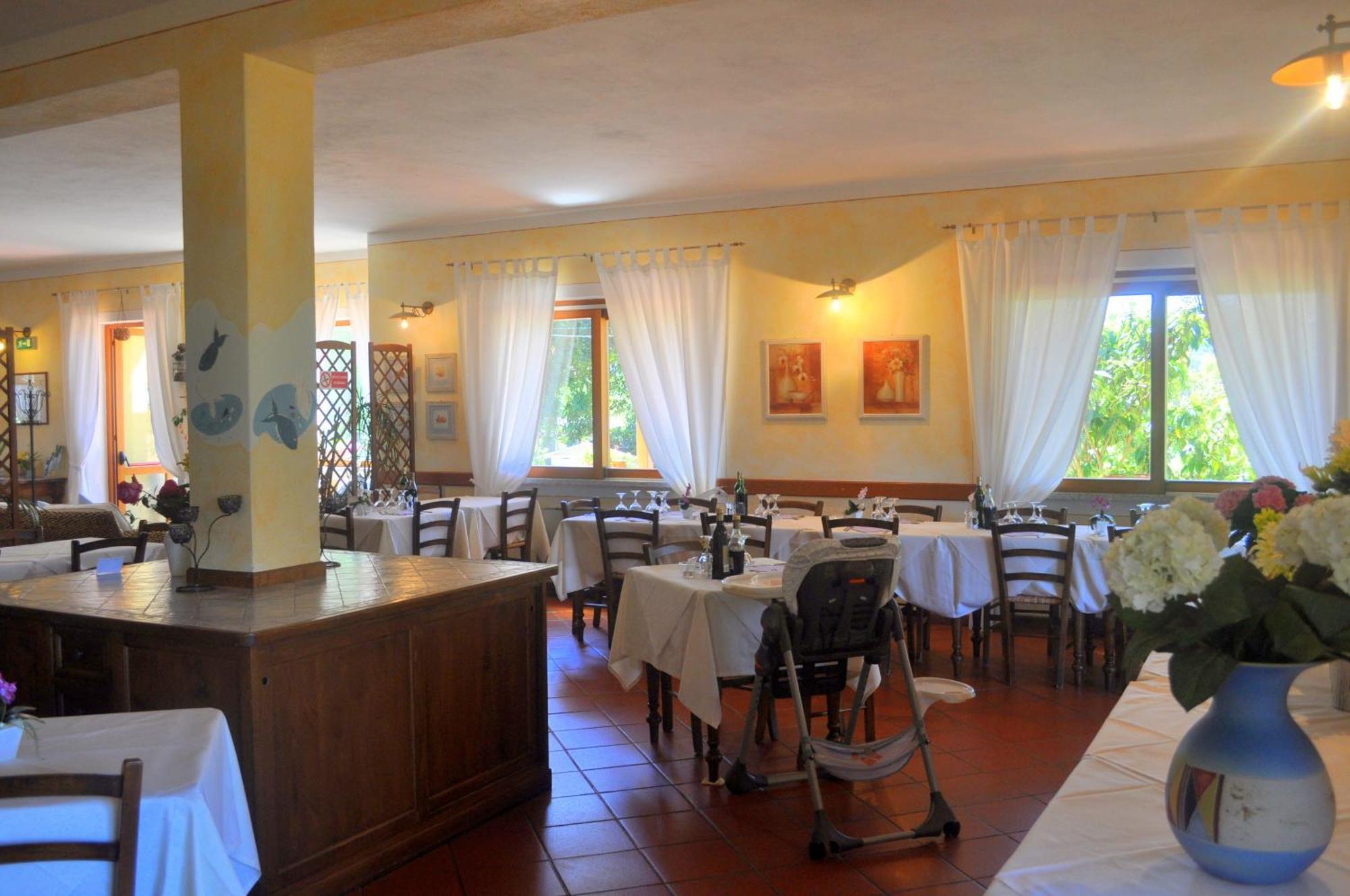 Hotel Tirrena Bike & Country Hotel Portoferraio Exterior photo