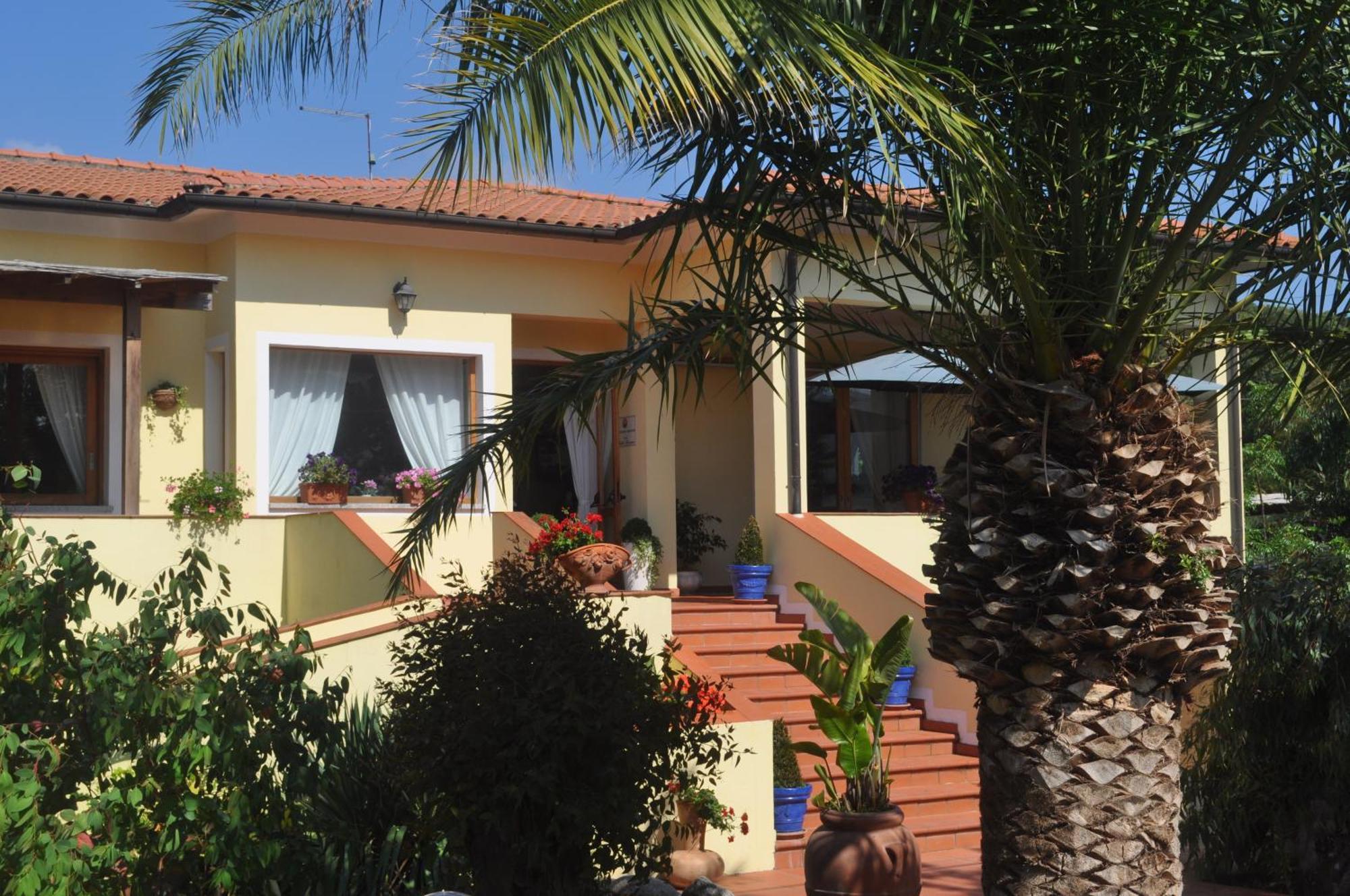 Hotel Tirrena Bike & Country Hotel Portoferraio Exterior photo