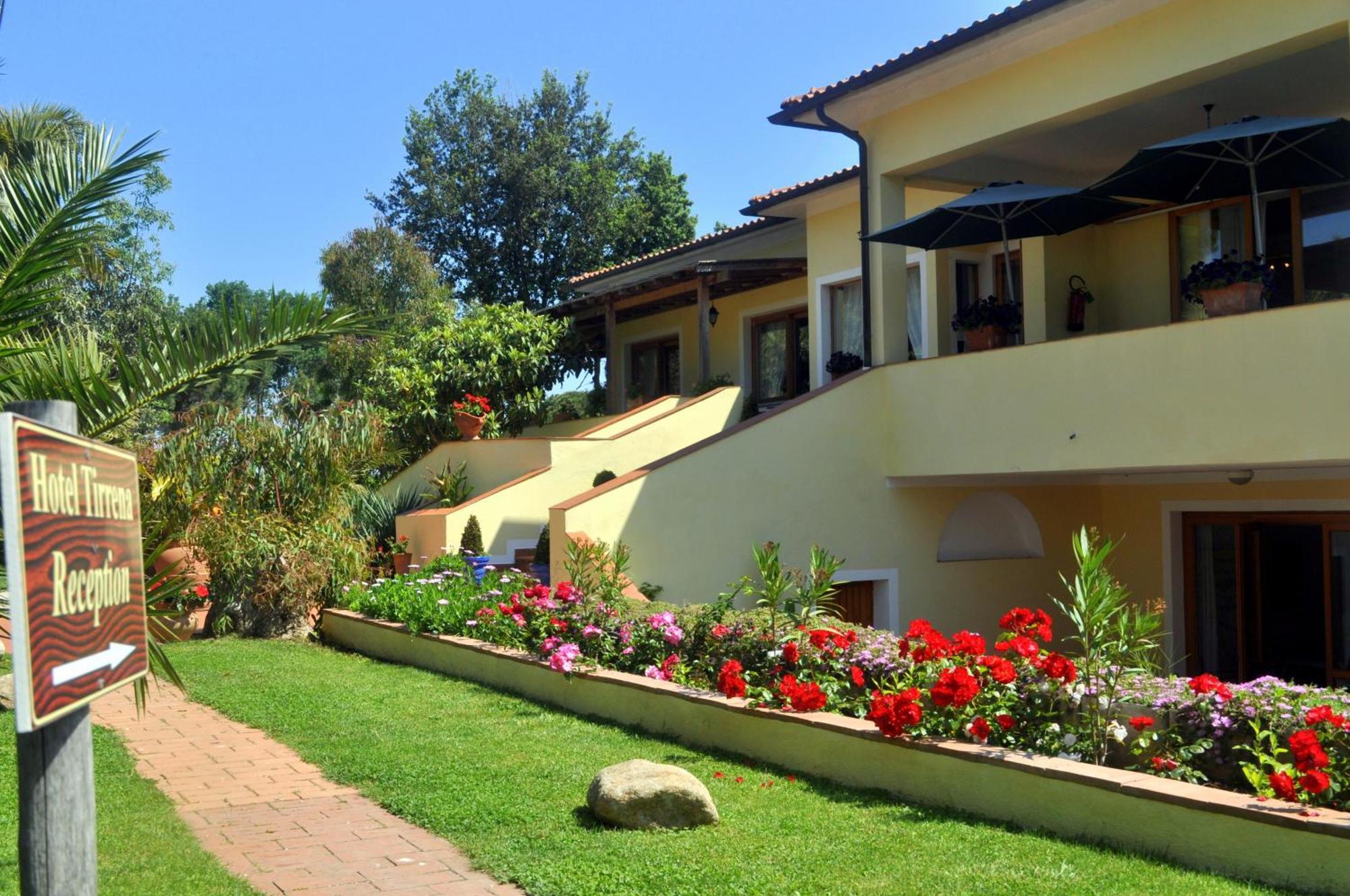 Hotel Tirrena Bike & Country Hotel Portoferraio Exterior photo