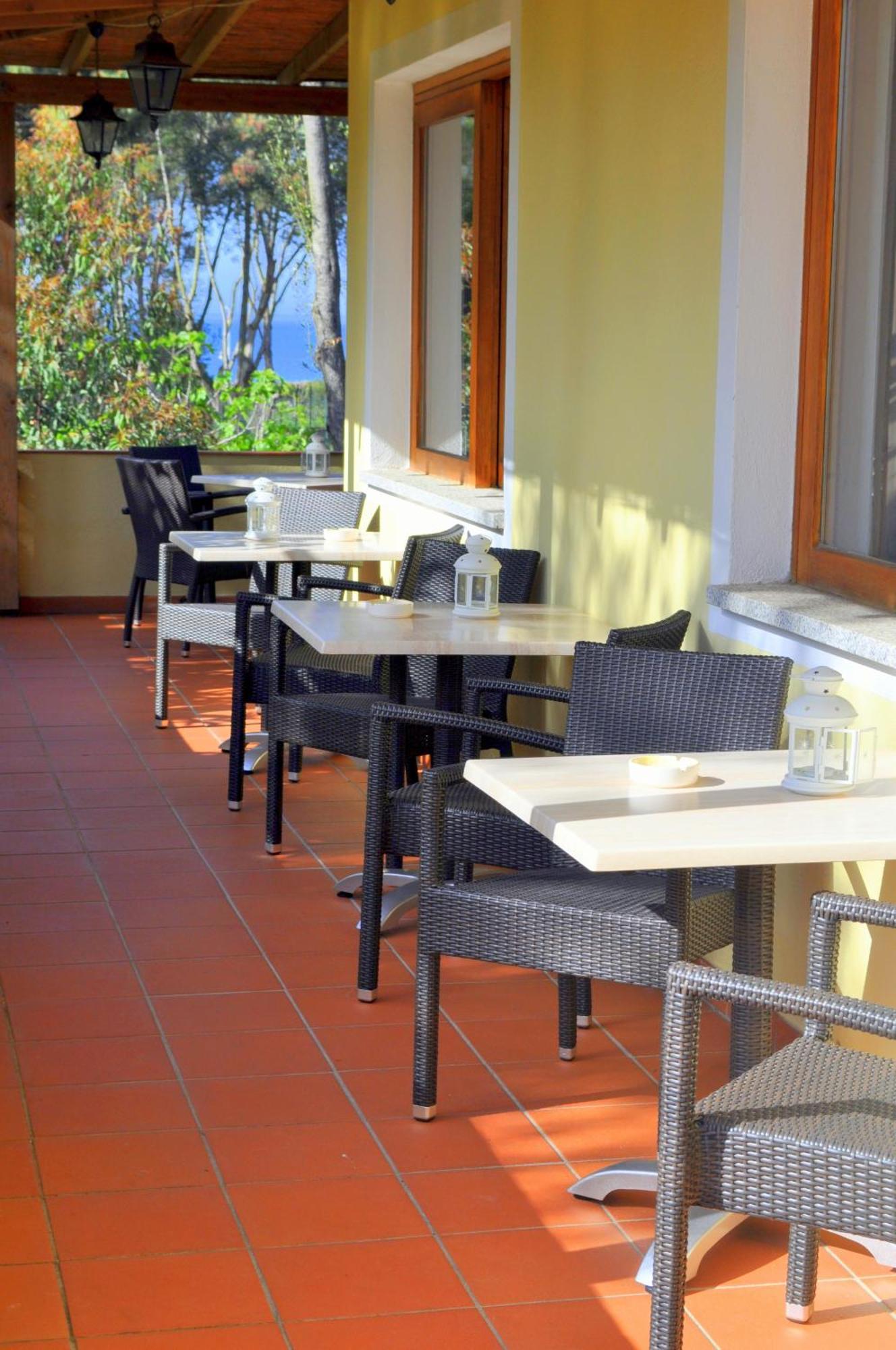 Hotel Tirrena Bike & Country Hotel Portoferraio Exterior photo