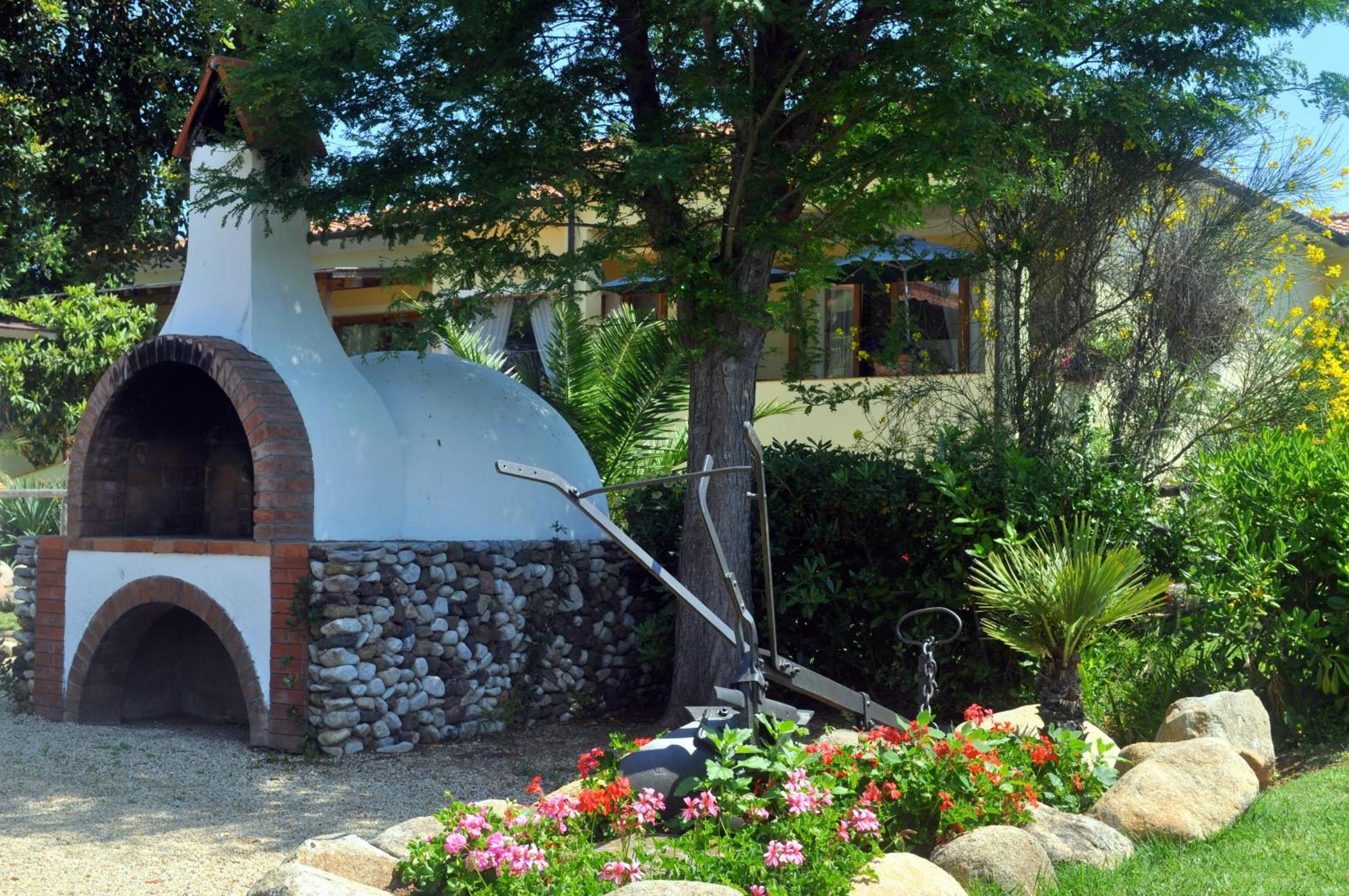 Hotel Tirrena Bike & Country Hotel Portoferraio Exterior photo