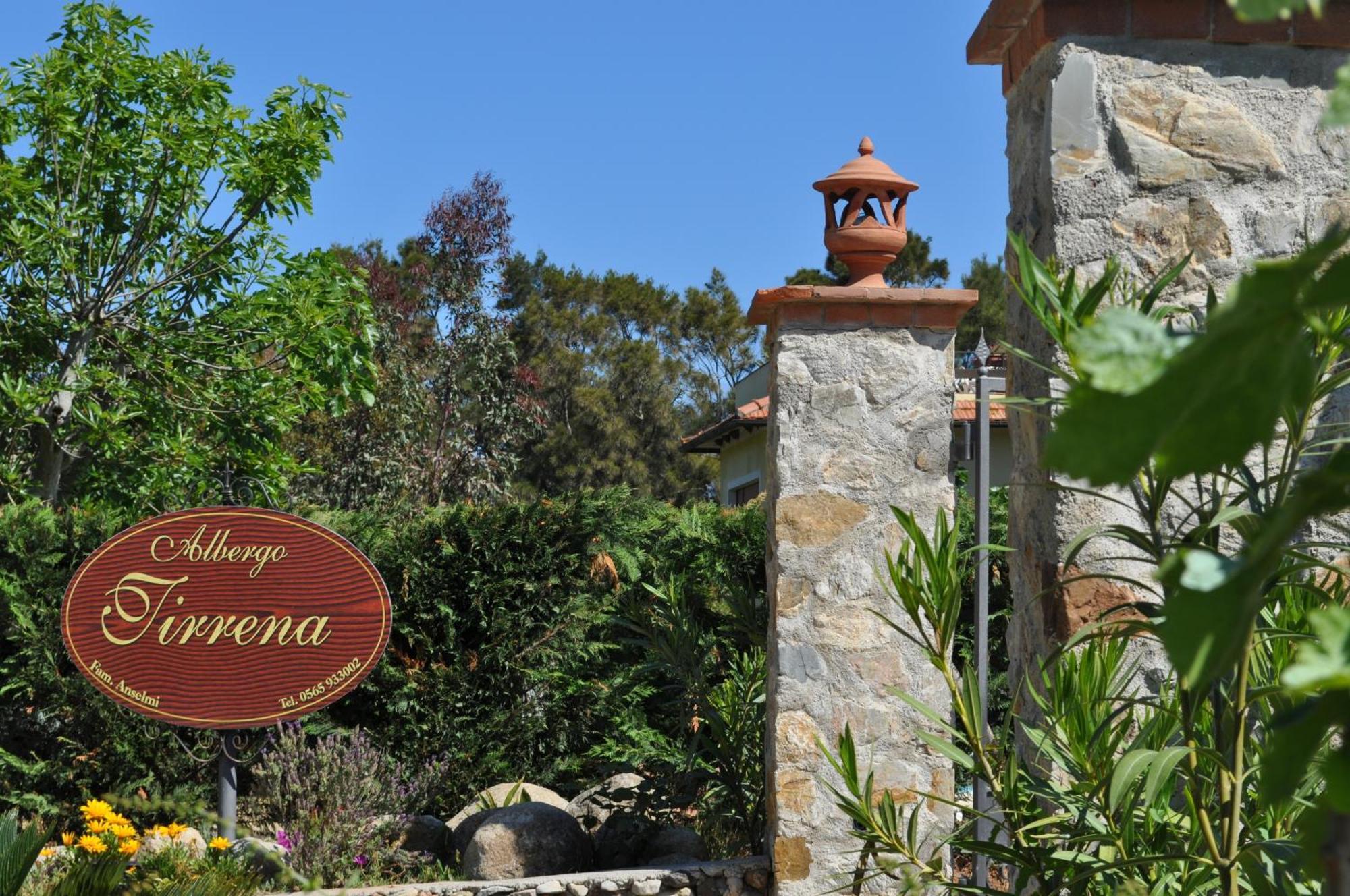 Hotel Tirrena Bike & Country Hotel Portoferraio Exterior photo