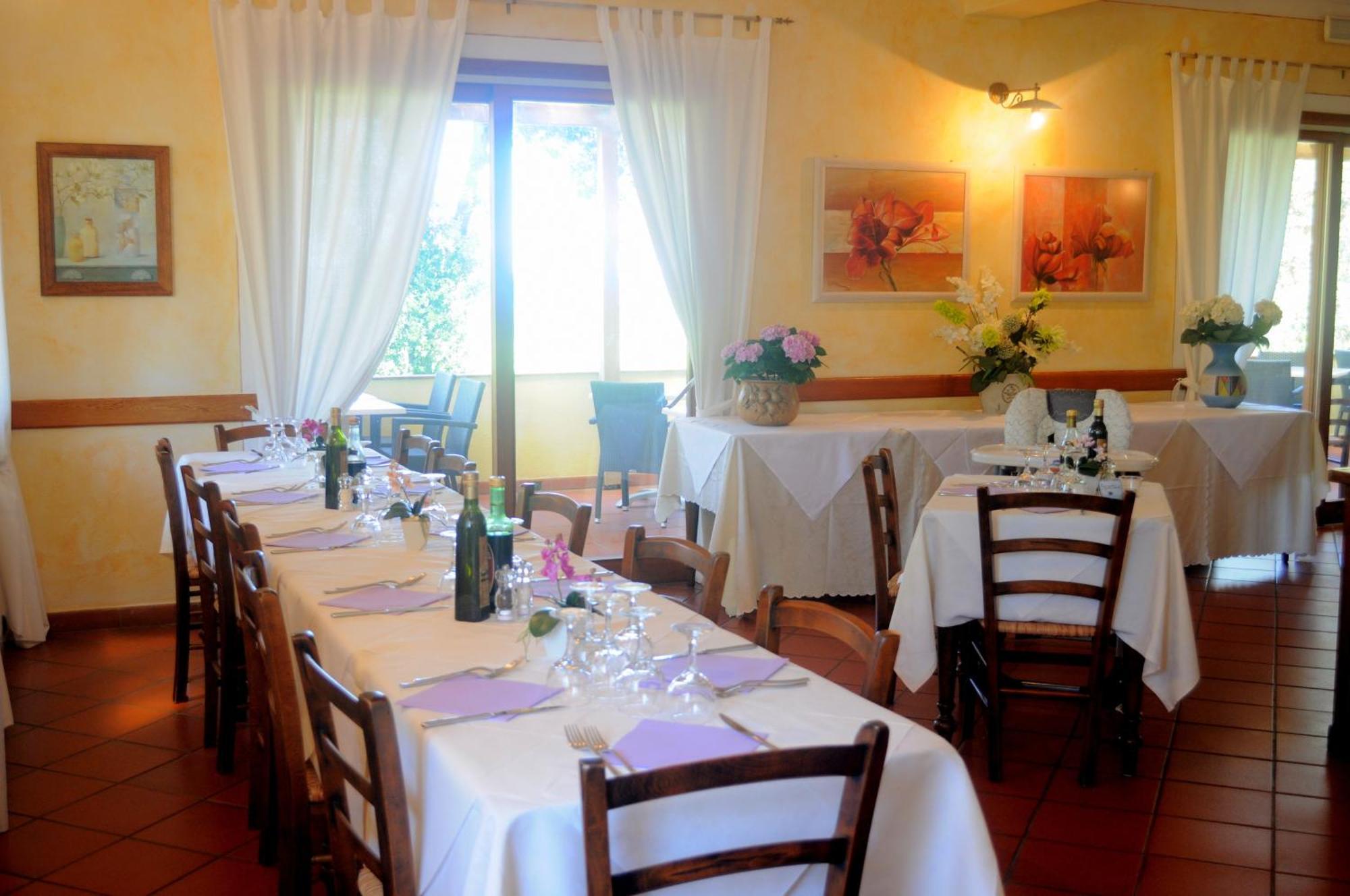 Hotel Tirrena Bike & Country Hotel Portoferraio Exterior photo