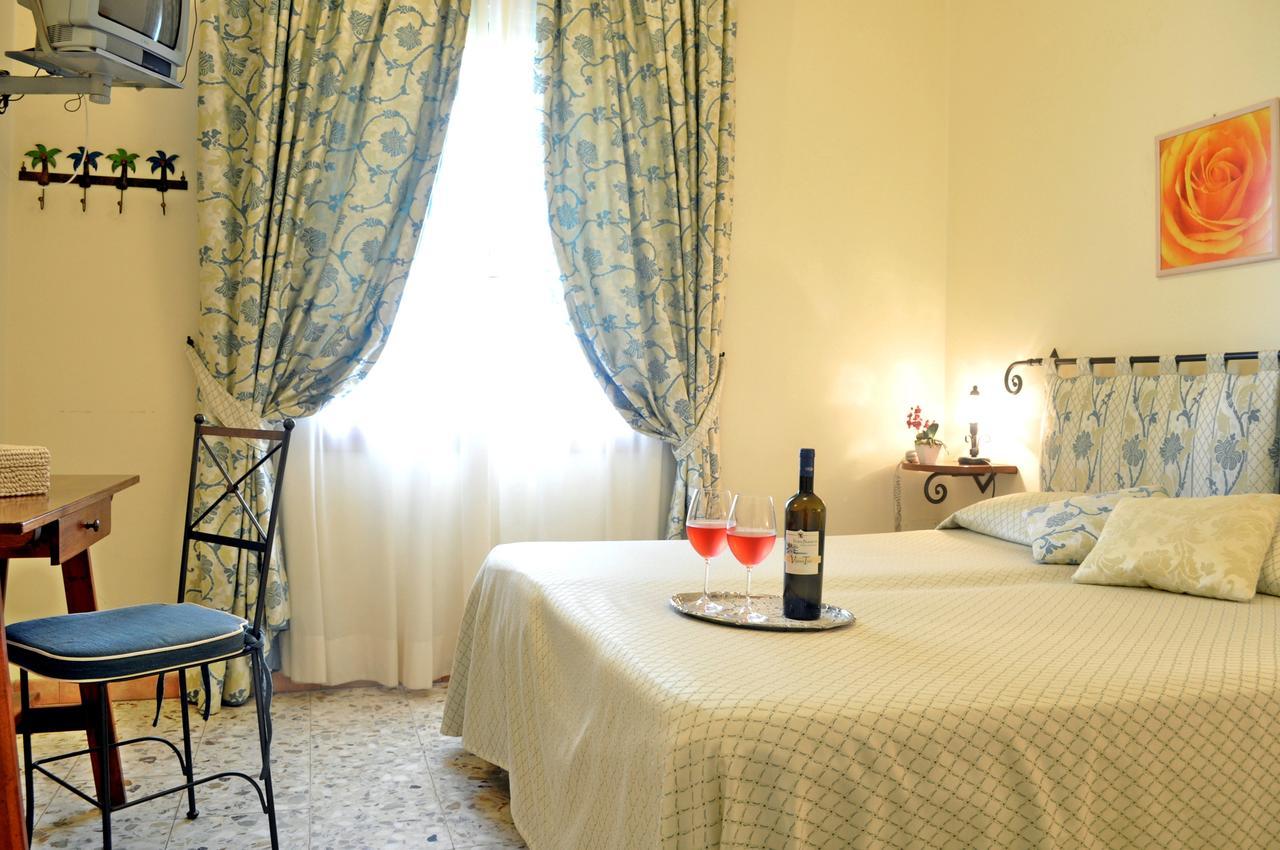 Hotel Tirrena Bike & Country Hotel Portoferraio Exterior photo